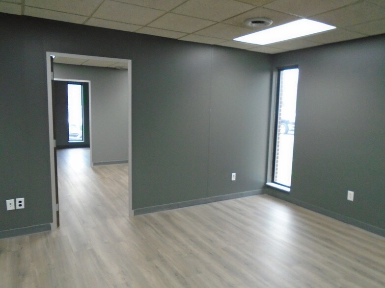 More Photos Of 36358 Garfield Rd, Clinton Township Unknown For Lease