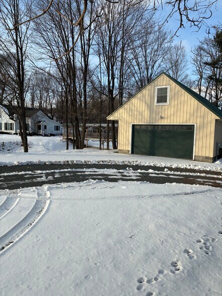 More Photos Of 1011 Hoosick Rd, Troy Storefront Retail Residential For Sale