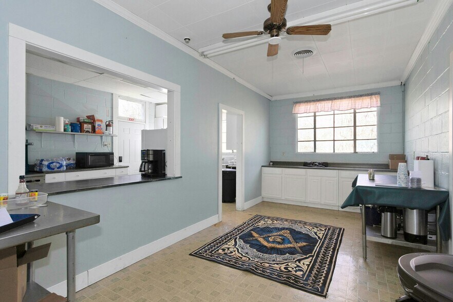 More Photos Of 37 Old Route 9W, New Windsor Township Specialty For Sale