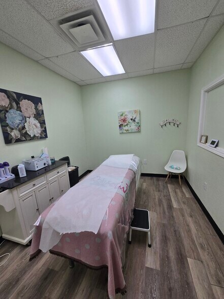 More Photos Of 2000 Denison St, Denton Storefront Retail Office For Lease