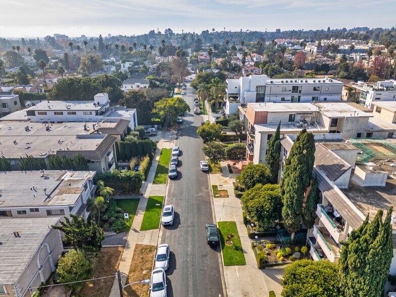 More Photos Of 11946 Dorothy St, Los Angeles Apartments For Sale