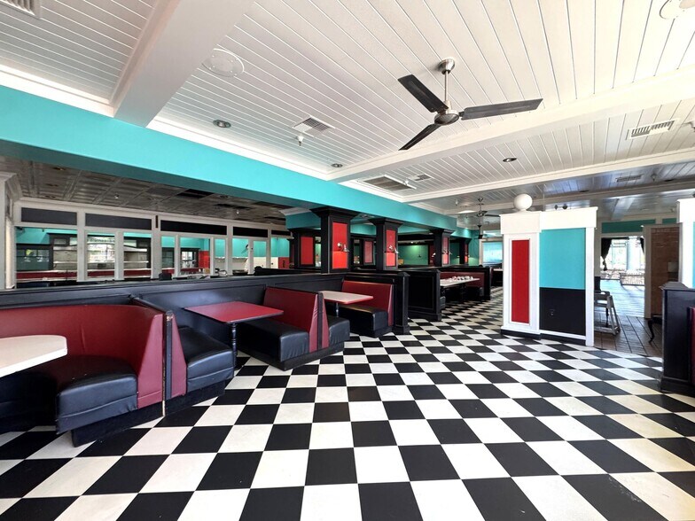 More Photos Of 1987 Hilltop Dr, Redding General Retail For Lease