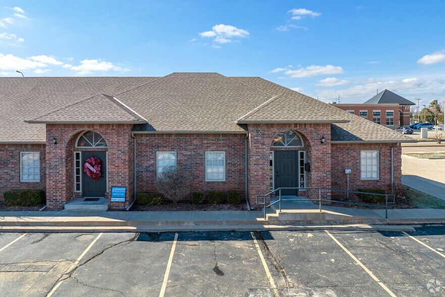 More Photos Of 10404 Vineyard Blvd, Oklahoma City Unknown For Lease