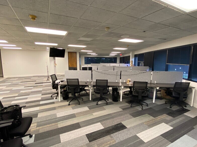 More Photos Of 1101 S Capital Of Texas Hwy, West Lake Hills Coworking Space