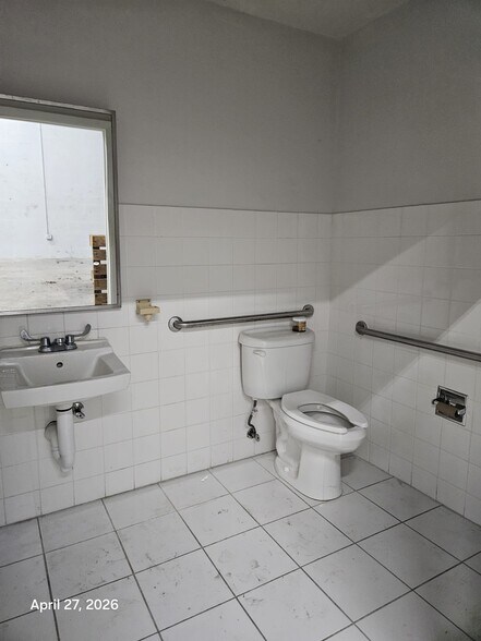 More Photos Of 13850 SW 143rd Ct, Miami Warehouse For Sale