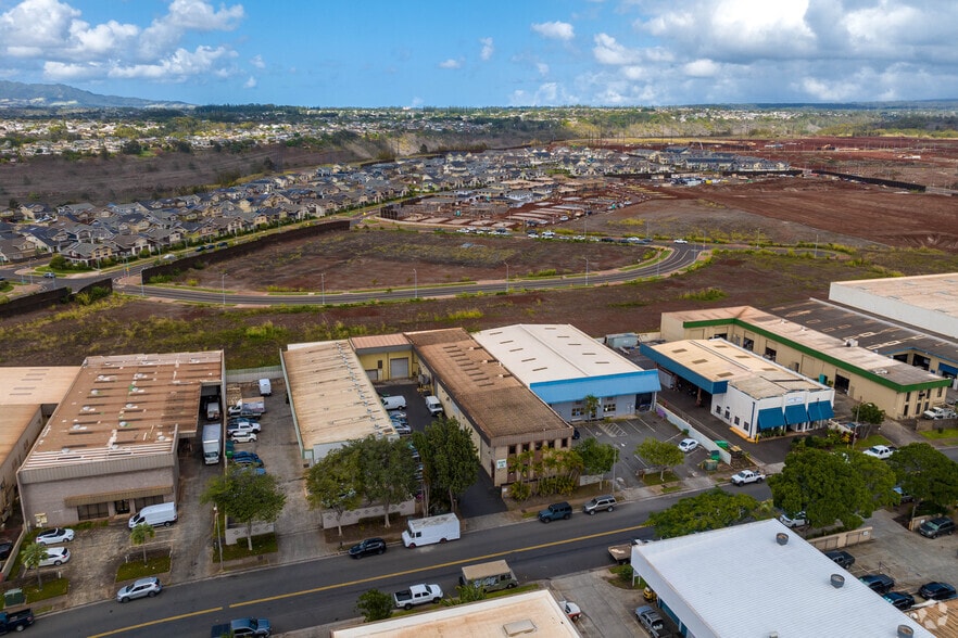 More Photos Of 94-479 Ukee St, Waipahu Flex For Lease