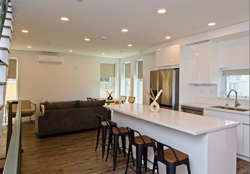 More Photos Of 1165 W 39th St, Los Angeles Apartments For Sale