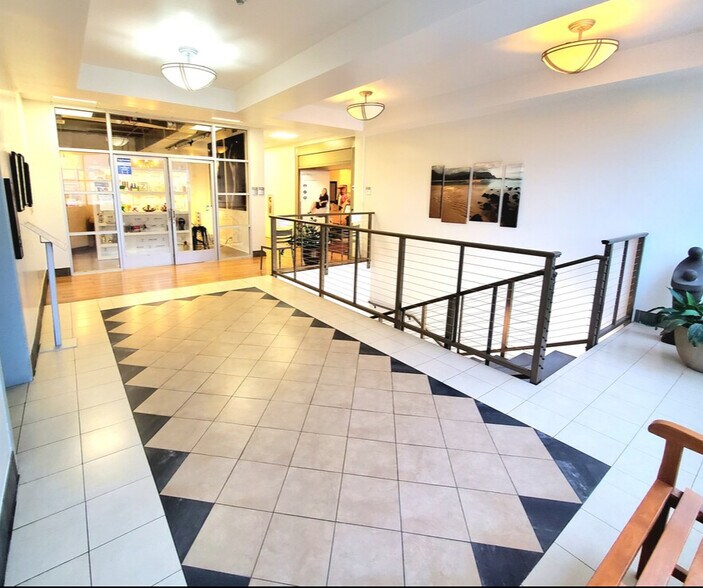 Primary Photo Of 401 Kamakee St, Honolulu Office For Lease