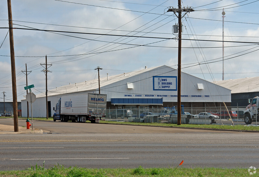 Primary Photo Of 1201 E 50th St, Lubbock Warehouse For Lease