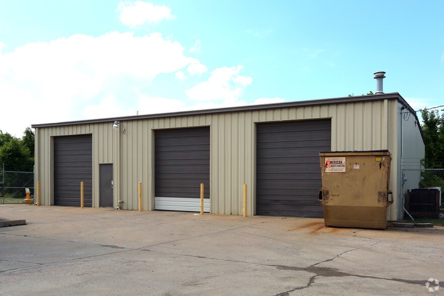 More Photos Of 10701 E Ute St, Tulsa Manufacturing For Sale