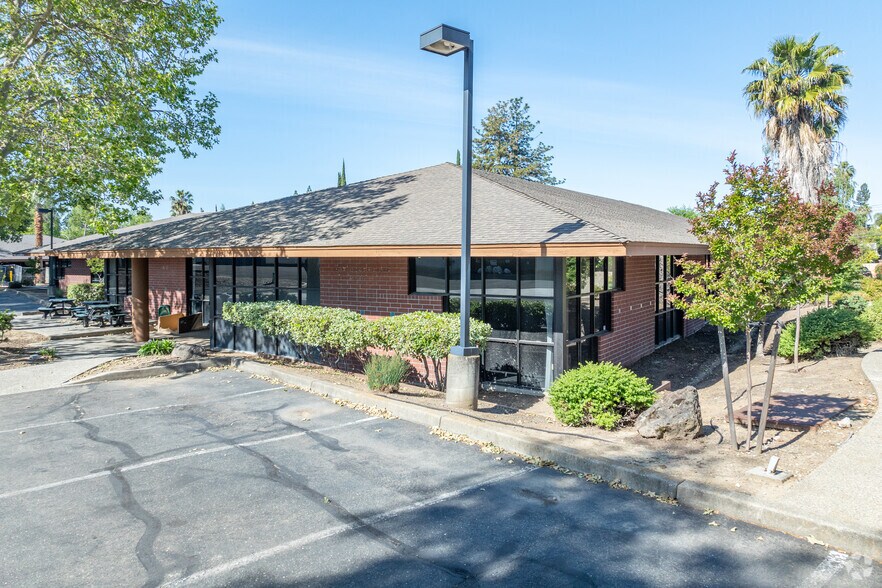 More Photos Of 7803 Madison Ave, Citrus Heights Office For Lease