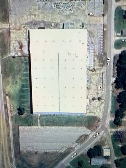 More Photos Of 400 N Harvey St, Seminole Manufacturing For Lease