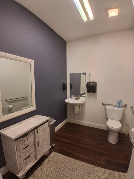 More Photos Of 4165-4169 Clark Rd, Sarasota Office For Sale
