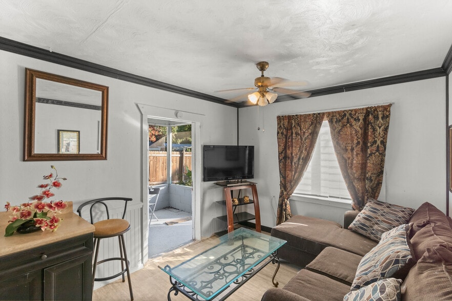 More Photos Of 6808 Lake Griffin Rd, Lady Lake Hotel For Sale