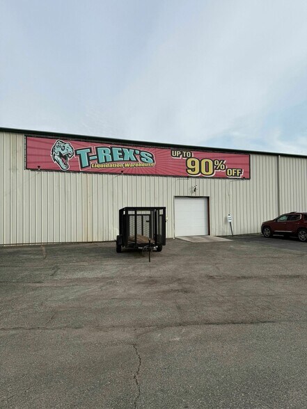 More Photos Of 135 S Town Blvd, Hollister Storefront For Sale