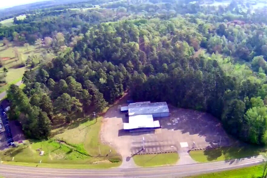 More Photos Of 143 Texas Highway 49, Hughes Springs Auto Repair For Sale