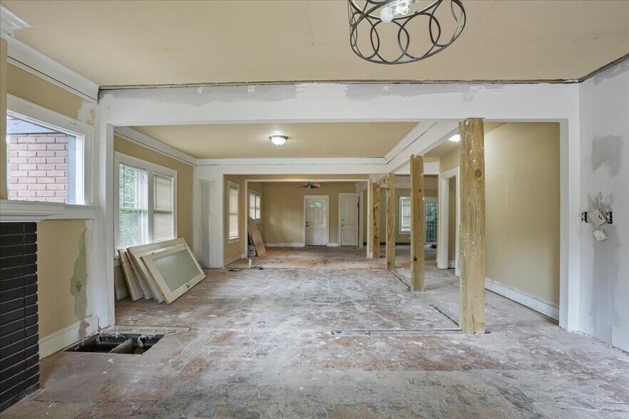More Photos Of 2741 Church St, Atlanta Office Residential For Sale