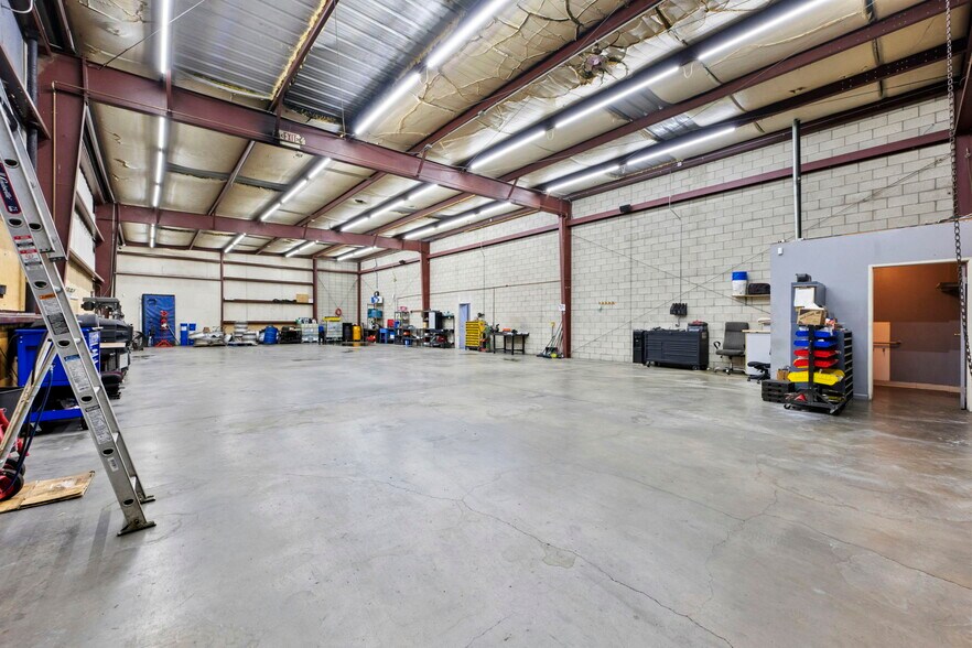 More Photos Of 1033-1047 W 3rd St, San Bernardino Warehouse For Sale