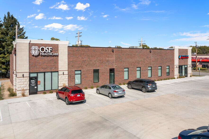More Photos Of 602 Woodlawn Rd, Lincoln Storefront Retail Office For Sale