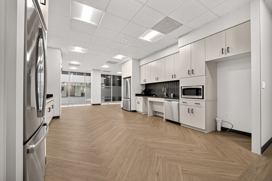 More Photos Of 9800 Richmond Ave, Houston Office For Lease