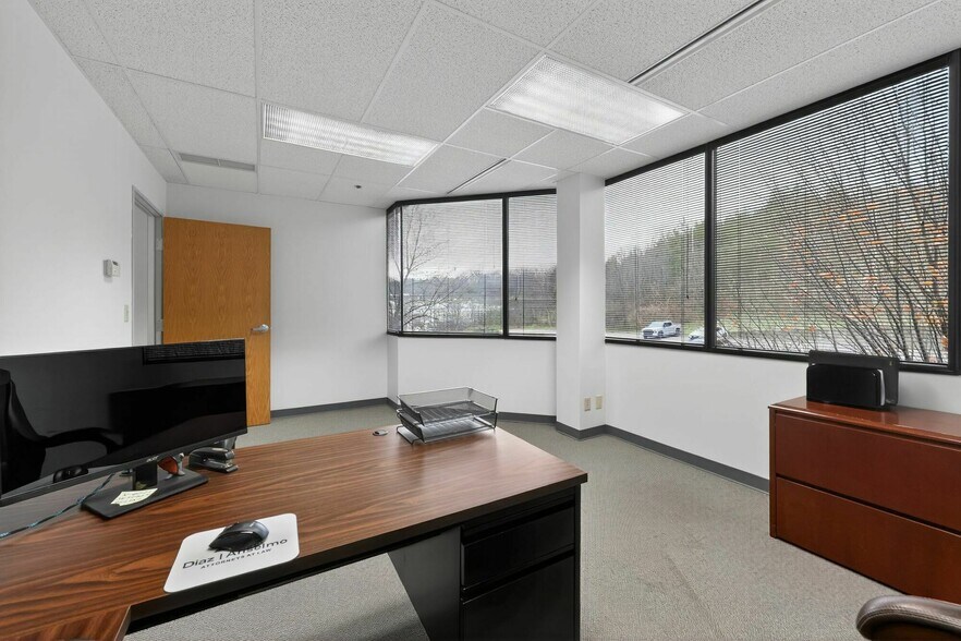 More Photos Of 400 TechneCenter Dr, Milford Office For Sale