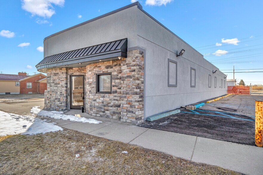 More Photos Of 32413 Michigan Ave, Wayne Freestanding For Sale