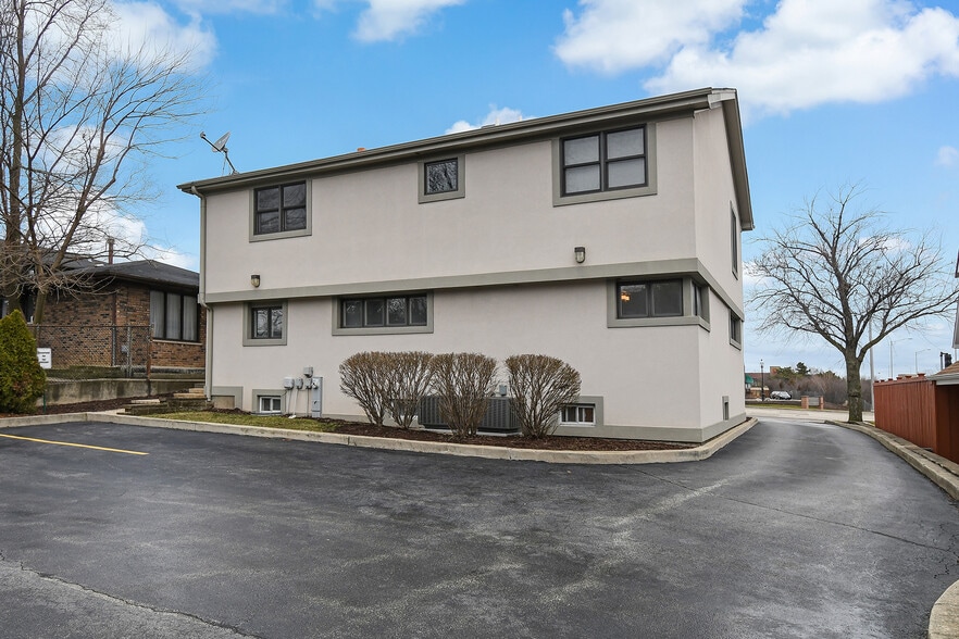 More Photos Of 103 E Ogden Ave, Clarendon Hills Medical For Sale