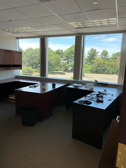More Photos Of 25 Melville Park Rd, Melville Office For Lease
