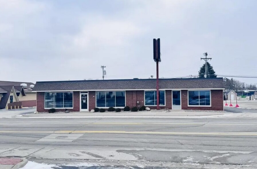 Primary Photo Of 837 S State St, Caro Office For Sale