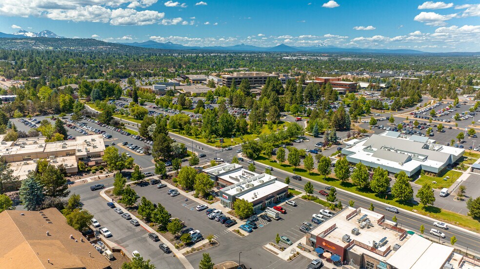 More Photos Of 1500 NE Cushing Dr, Bend Restaurant For Lease