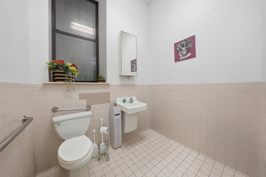 More Photos Of 163 Lenox Ave, New York Apartments For Lease