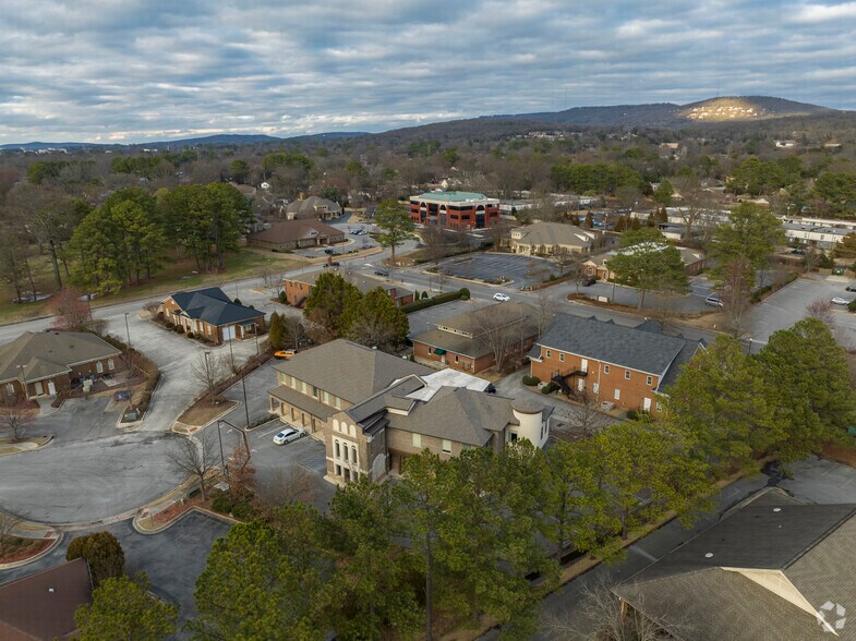 More Photos Of 4025 Pepperwood Cir, Huntsville Office Residential For Lease