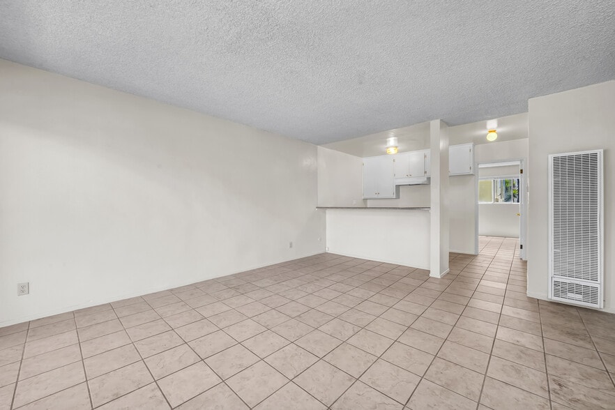 More Photos Of 4956 Romaine St, Los Angeles Apartments For Sale