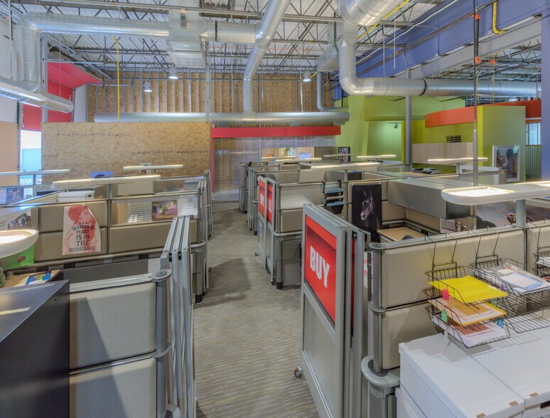 More Photos Of 2011 Cherry St, Louisville Light Manufacturing For Lease