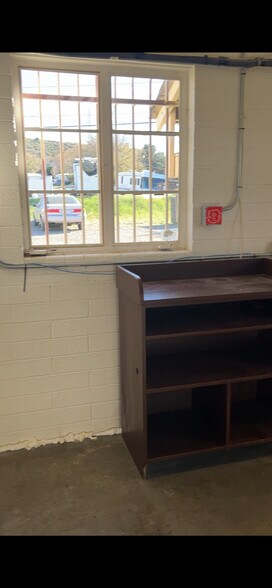 More Photos Of 10052 S Highway 69, Mayer Restaurant For Lease