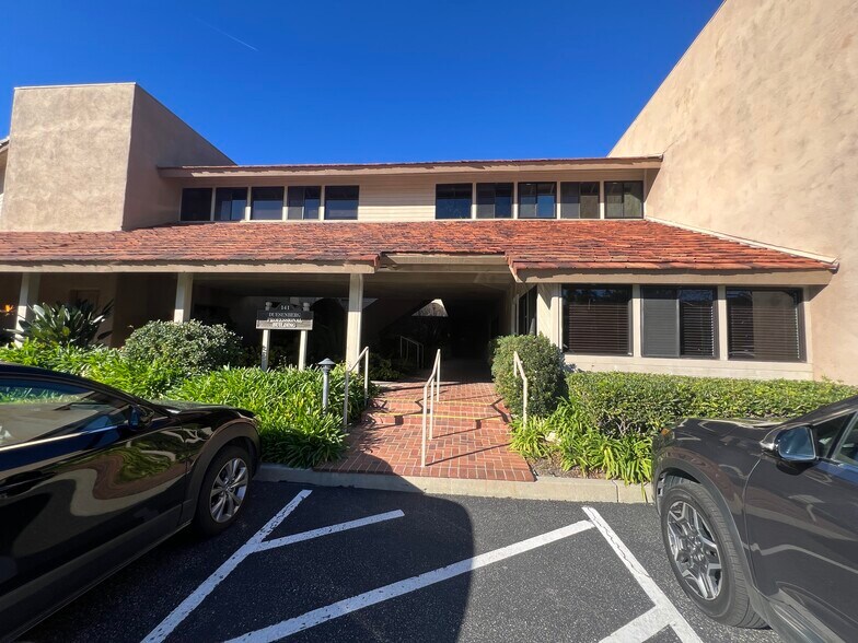 More Photos Of 141 Duesenberg Dr, Thousand Oaks Medical For Sale