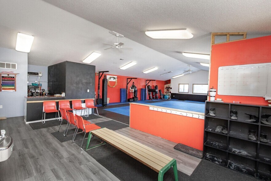 More Photos Of 1430 Main Ave, Fargo General Retail For Sale