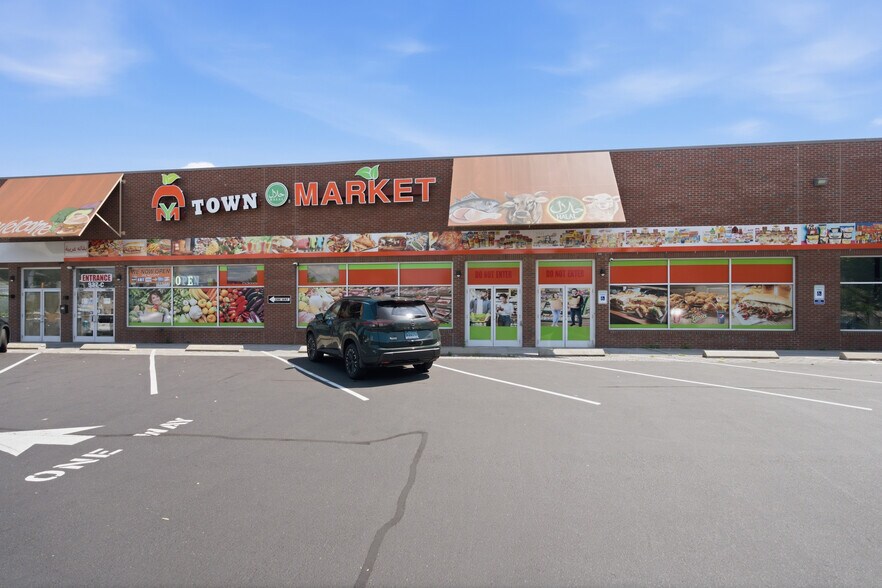 More Photos Of 937 State St, Bridgeport Storefront For Lease