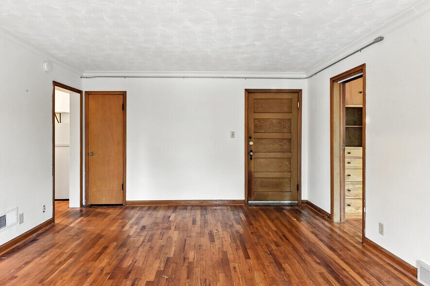 More Photos Of 817 N 48th St, Omaha Apartments For Sale