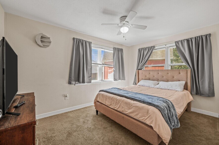 More Photos Of 9225 N Palafox St, Pensacola Office Residential For Sale