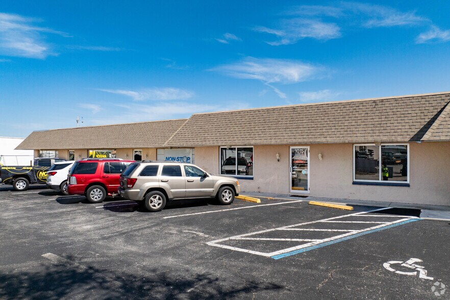 More Photos Of 1013-1017 SE 12th Ave, Cape Coral Industrial For Lease
