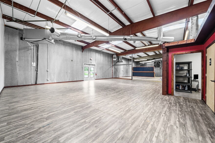 More Photos Of 1761 Jardco Dr, Clarksville Warehouse For Lease