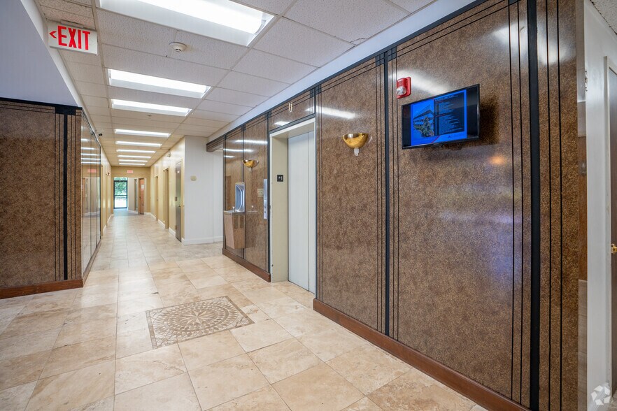 More Photos Of 181 W Valley Ave, Birmingham Office For Lease