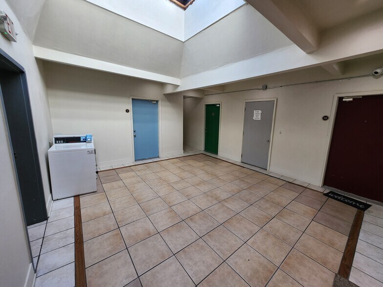 More Photos Of 1336-1344 Portage St, Kalamazoo Apartments For Sale