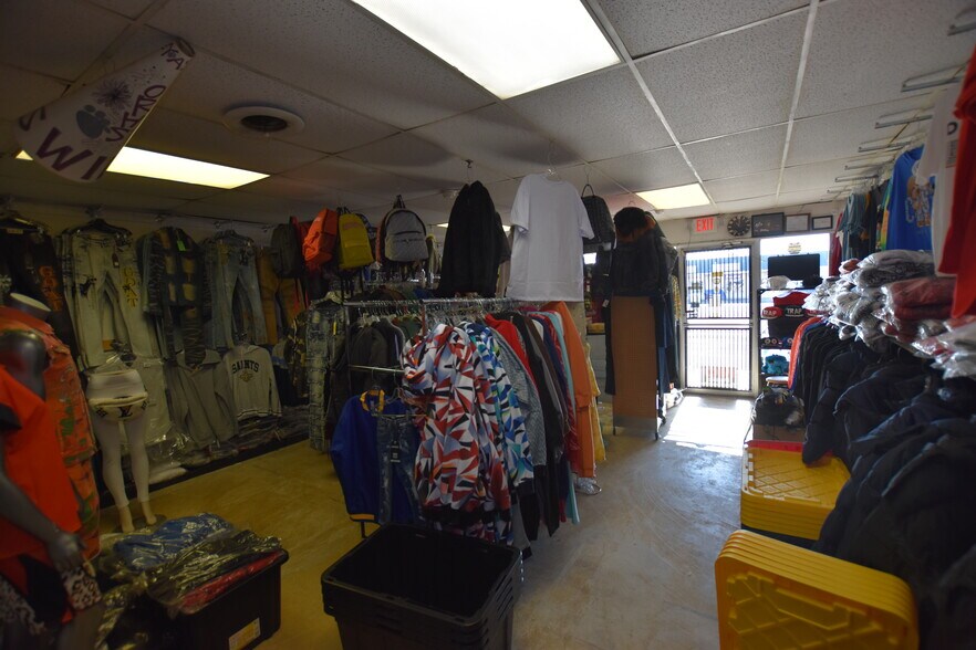 More Photos Of 115-117 Randolph Rd, Oak Ridge Freestanding For Sale