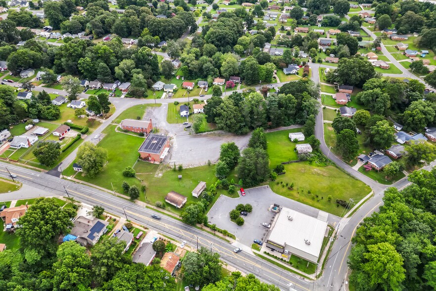 More Photos Of 2925 S Main St, Winston-Salem Office For Sale