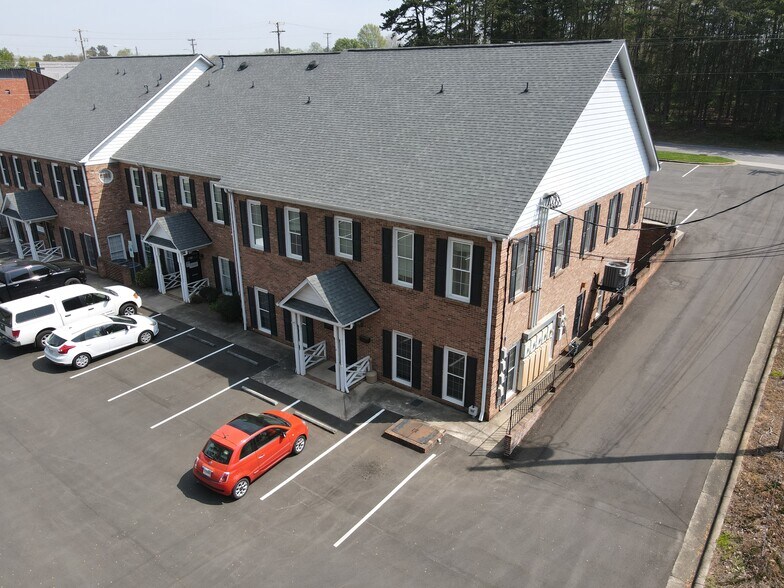 More Photos Of 825 Majestic Ct, Gastonia Medical For Lease