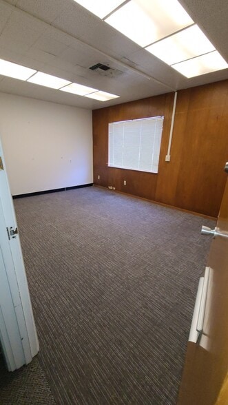 More Photos Of 1601 H St, Bakersfield Office Residential For Lease