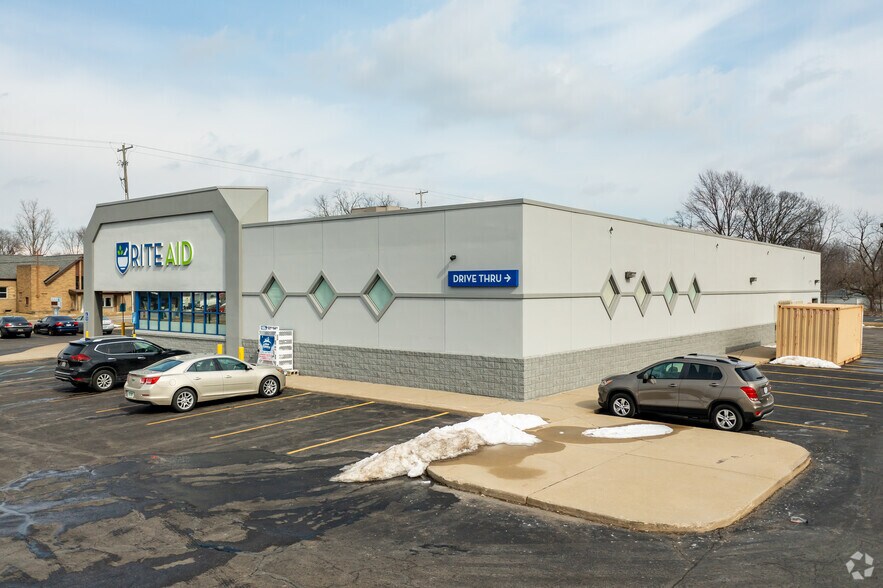 More Photos Of 6026 Lapeer Rd, Burton Storefront Retail Residential For Sale