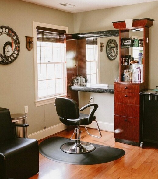 More Photos Of 305 Thurston St, Winston-Salem Office For Lease
